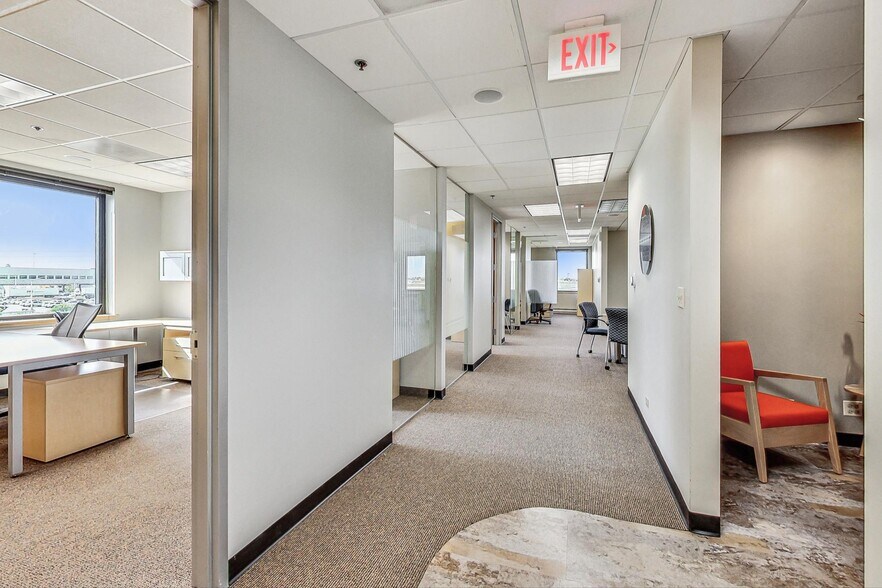 More Photos Of 10700 W Higgins Rd, Rosemont Loft Creative Space For Sale