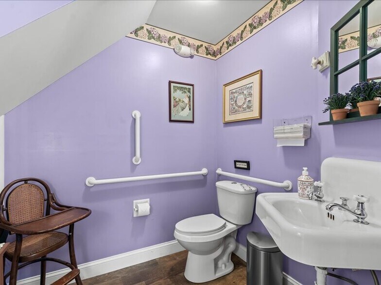 More Photos Of 1919 W Point Pike, Lansdale Freestanding For Sale