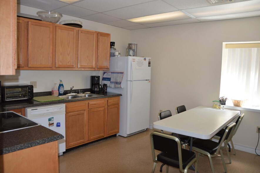 More Photos Of 91 Progress Ave, Pottsville Office For Sale