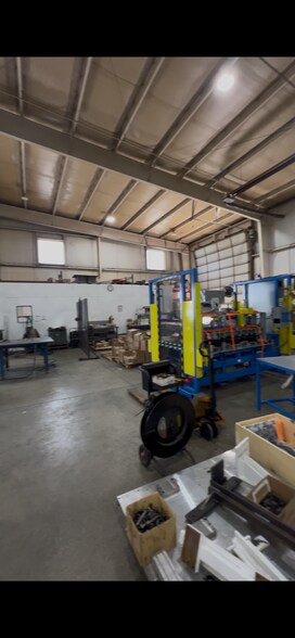 More Photos Of 7156 Sulier Dr, Temperance Manufacturing For Lease