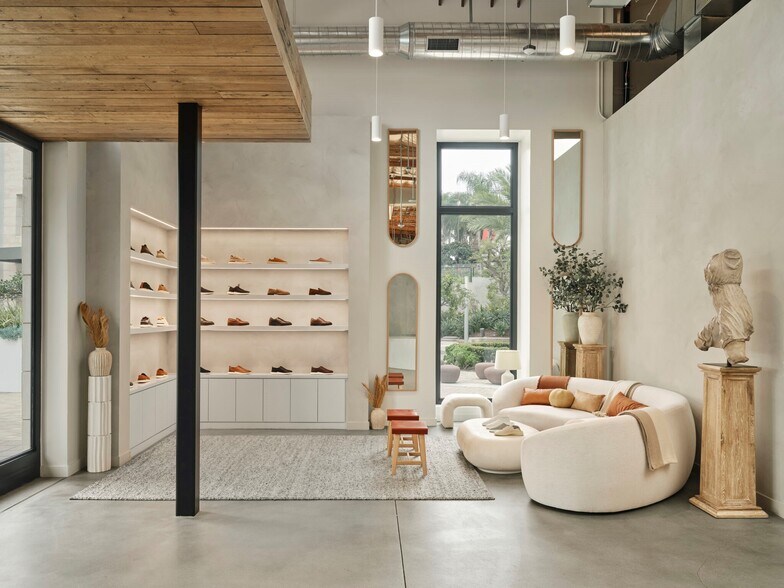 More Photos Of 800 S Pacific Coast Hwy, El Segundo Loft Creative Space For Lease