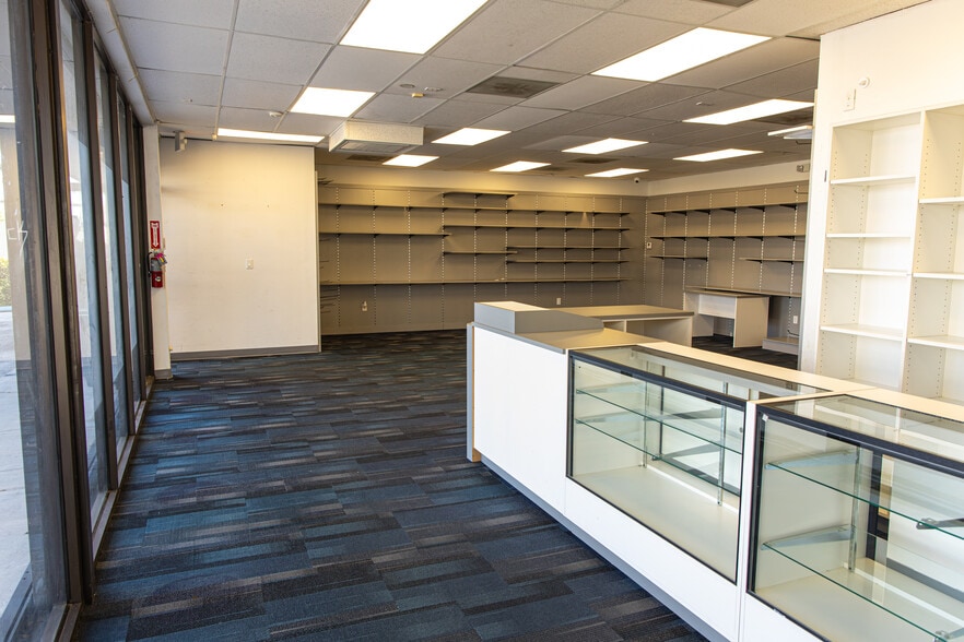 More Photos Of 29 N Federal Hwy, Hallandale Beach Freestanding For Lease