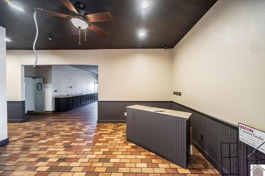 More Photos Of 7052 Benton Rd, Paducah Restaurant For Sale