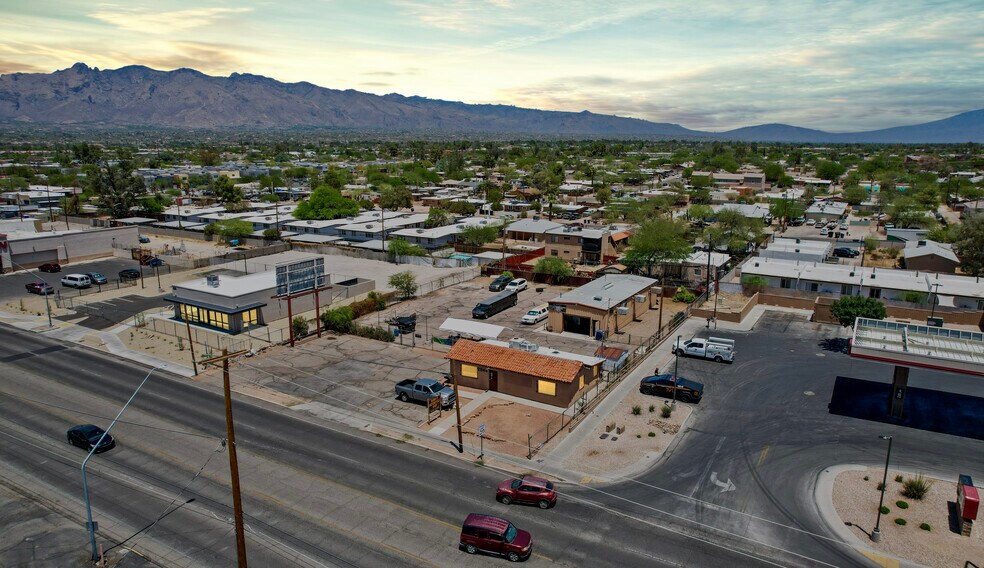 More Photos Of 2842-2846 N 1st Ave, Tucson Auto Repair For Sale