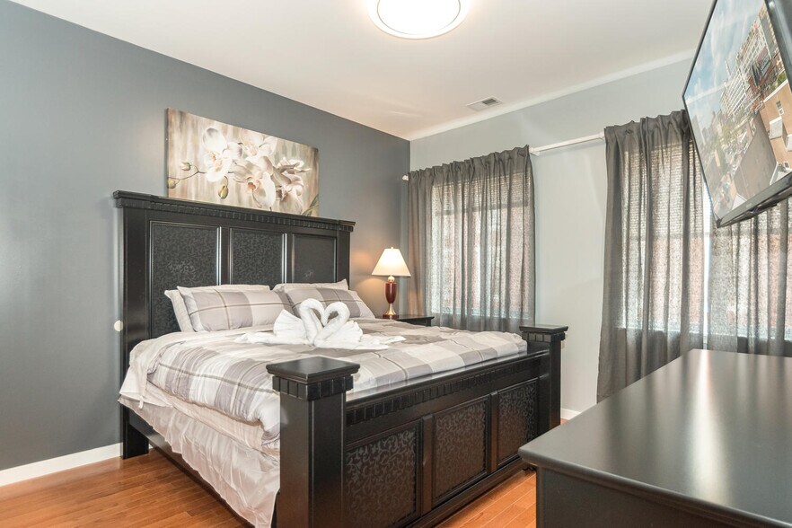 More Photos Of 224-226 N Camac St, Philadelphia Apartments For Sale