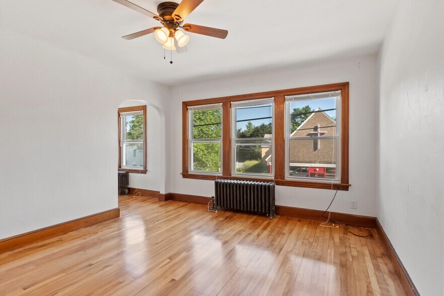 More Photos Of 158 Fairhaven Rd, Worcester Storefront Retail Residential For Sale
