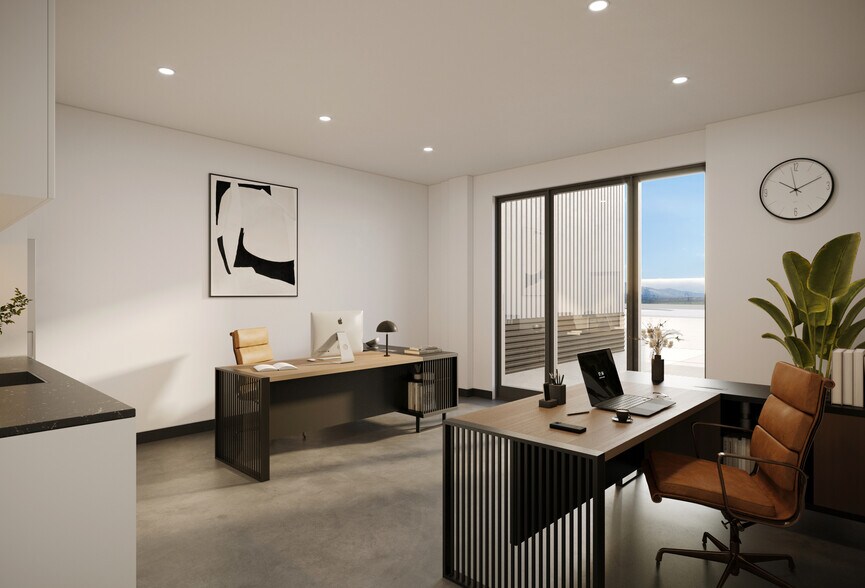 More Photos Of 5521 Aviation Way, Caldwell Warehouse For Lease