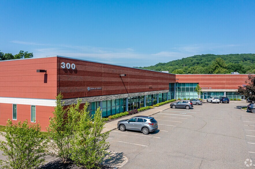 Primary Photo Of 300 Roundhill Dr, Rockaway Warehouse For Lease