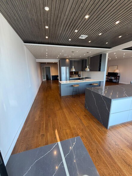 More Photos Of 23-21 Broadway, Fair Lawn Storefront Retail Office For Lease