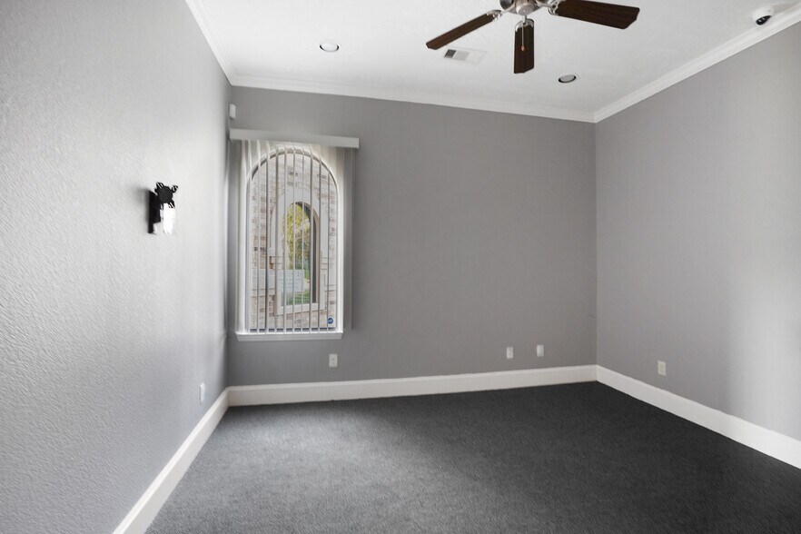 More Photos Of 134 Eldridge Rd, Sugar Land Office Residential For Lease