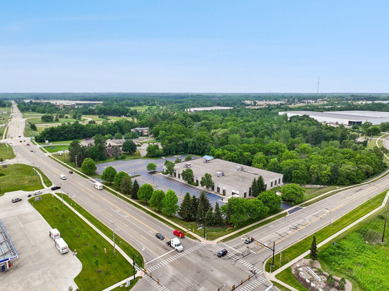 More Photos Of 3355 Walker Ave NW, Grand Rapids Office For Lease