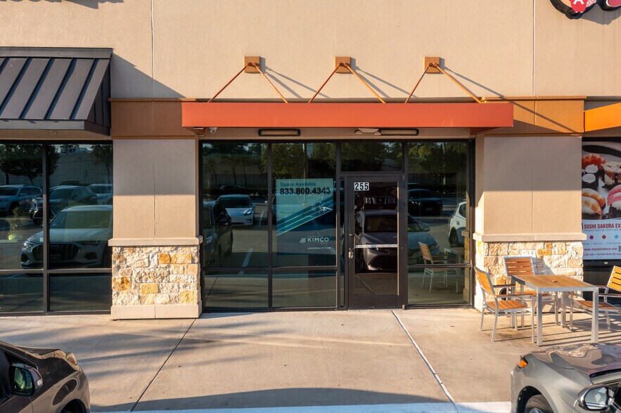 More Photos Of 1022 Wirt Rd, Houston Unknown For Lease