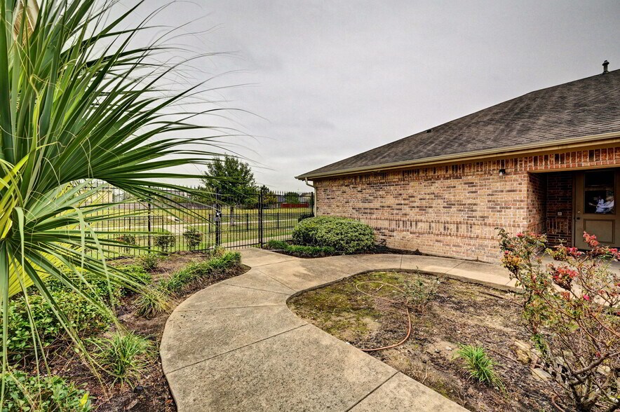More Photos Of 9922 Grant Rd, Houston Healthcare For Sale