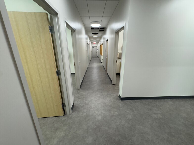 More Photos Of 8931-8947 W Atlantic Blvd, Coral Springs Unknown For Lease