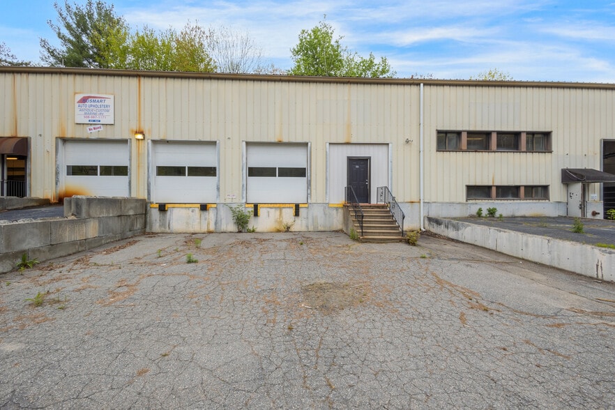 More Photos Of 723-725 Main St, North Oxford Warehouse For Sale