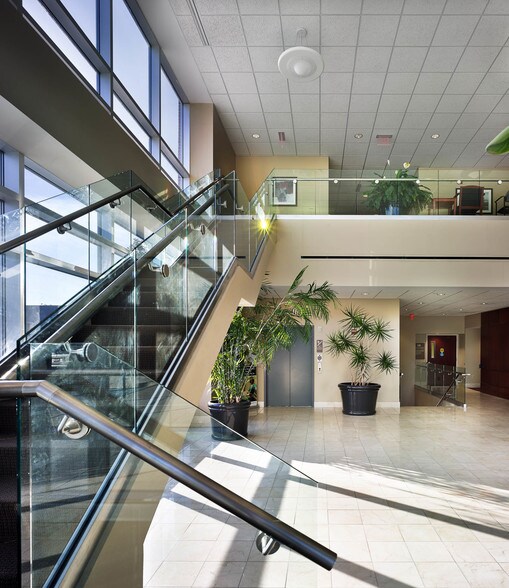 More Photos Of 21 Laurel Ave, Cornwall Medical For Lease