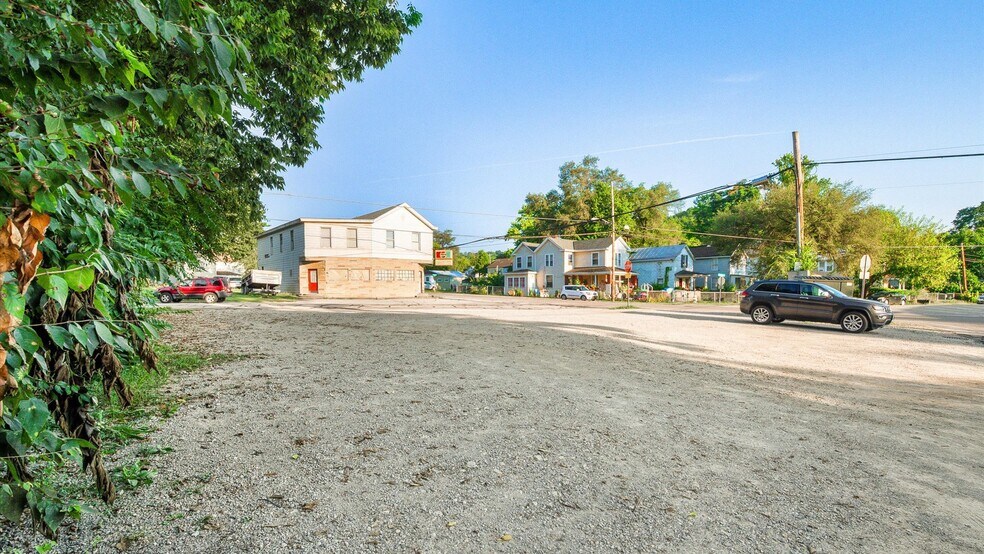 More Photos Of 4342-4348 Washington, Hooven Restaurant For Sale