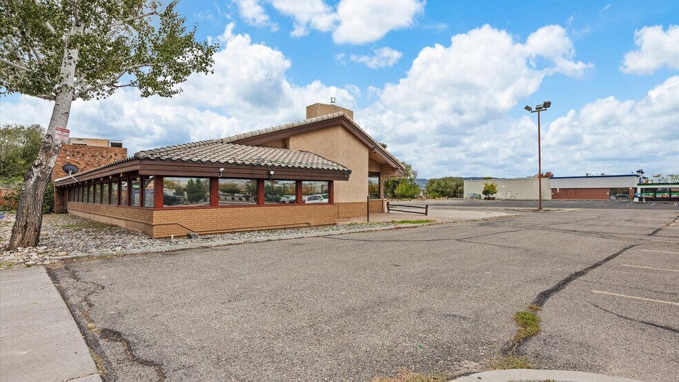 More Photos Of 2839 North Ave, Grand Junction Restaurant For Sale