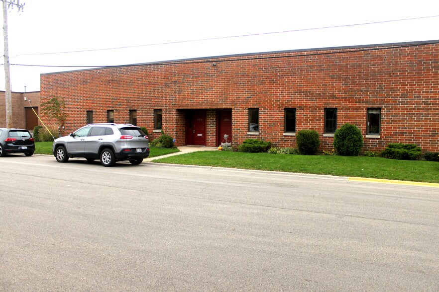 More Photos Of 3078-3080 W Soffel Ave, Melrose Park Distribution For Lease