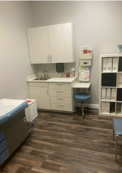 More Photos Of 4601 Old Shepard Pl, Plano Medical For Sale