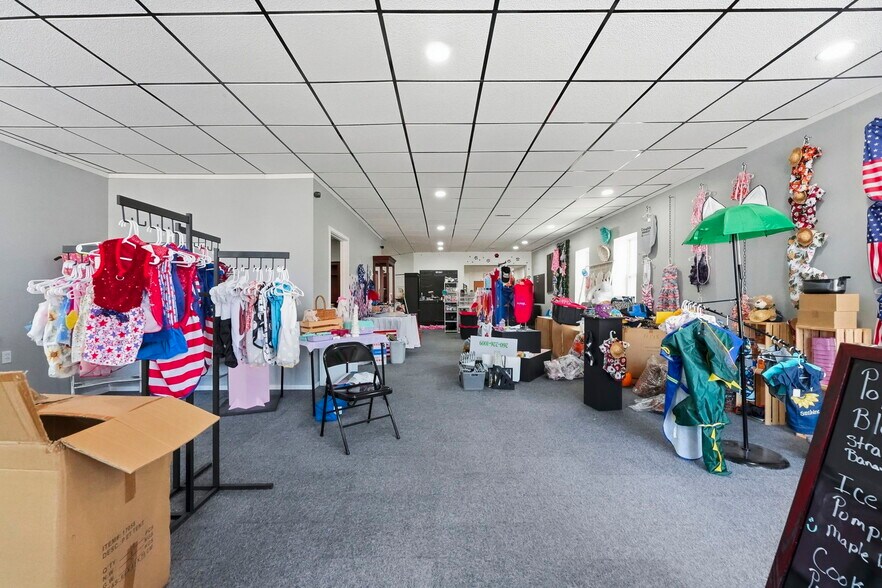 More Photos Of 115 E King St, Garrett General Retail For Sale