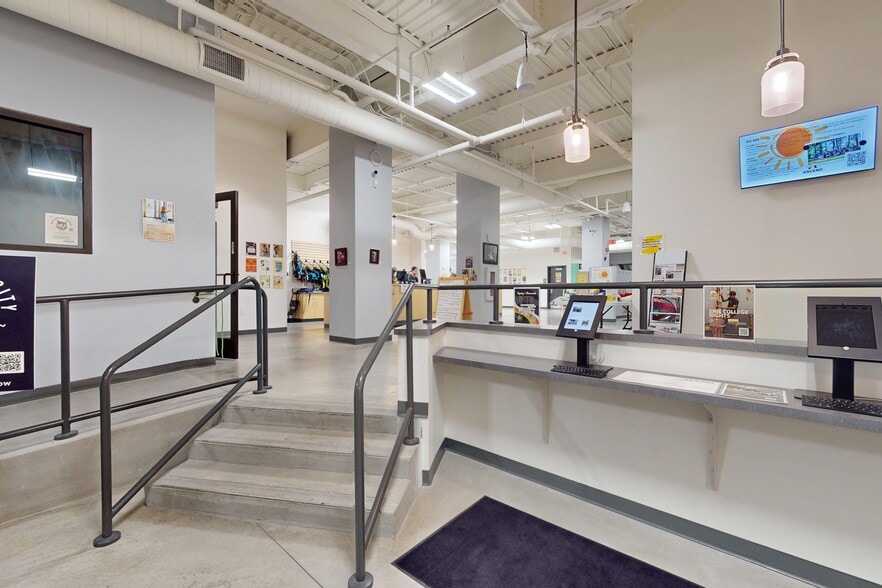 More Photos Of 426 State St, Erie Specialty For Lease