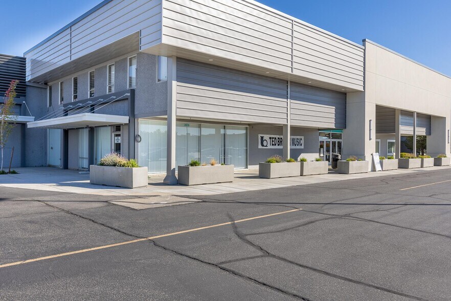 More Photos Of 2600 N Columbia Center Blvd, Richland Unknown For Lease