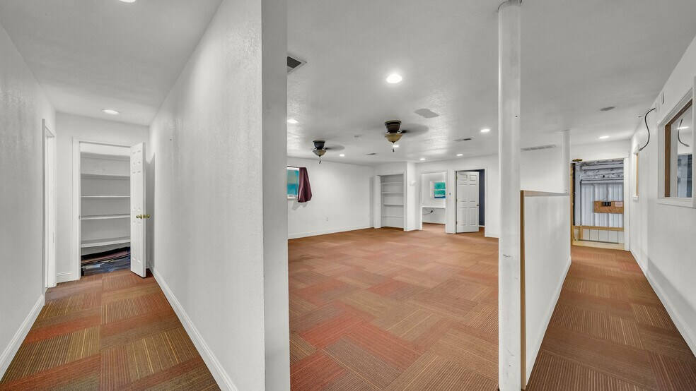 More Photos Of 221 Judd St, Weatherford Flex For Sale