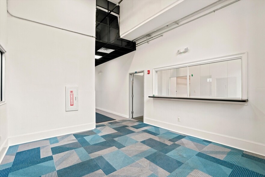 More Photos Of 5534-5546 Pulaski Ave, Philadelphia Office For Lease