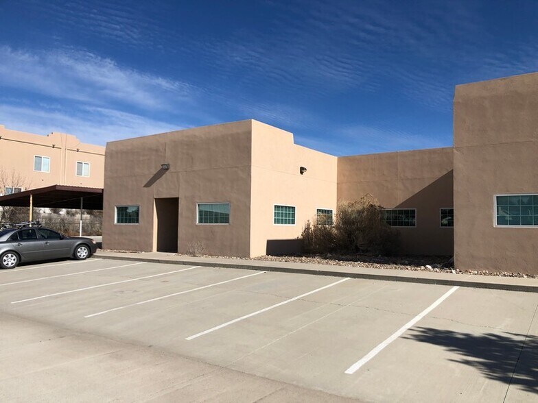 More Photos Of 1800 E 30th St, Farmington Office For Lease