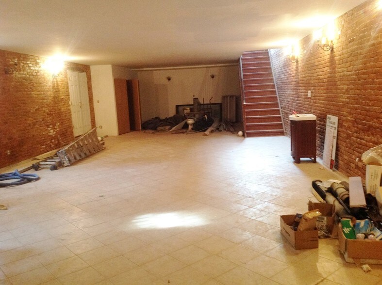 More Photos Of 208 5th Ave, Brooklyn Storefront Retail Residential For Lease