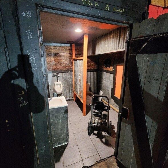 More Photos Of 6225 Greens Rd, Humble Bar For Lease