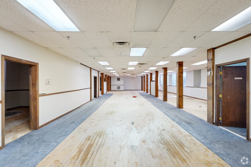 More Photos Of 51 S Walnut St, Wauregan Manufacturing For Lease