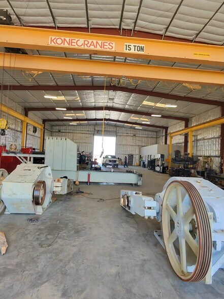 More Photos Of 13547 BV Lake Ct, Bakersfield Warehouse For Sale