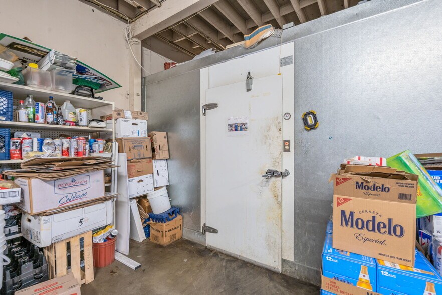 More Photos Of 10236 Long Beach Blvd, Lynwood Supermarket For Sale