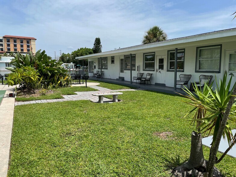 More Photos Of 629 Bay Esplanade, Clearwater Beach Specialty For Sale