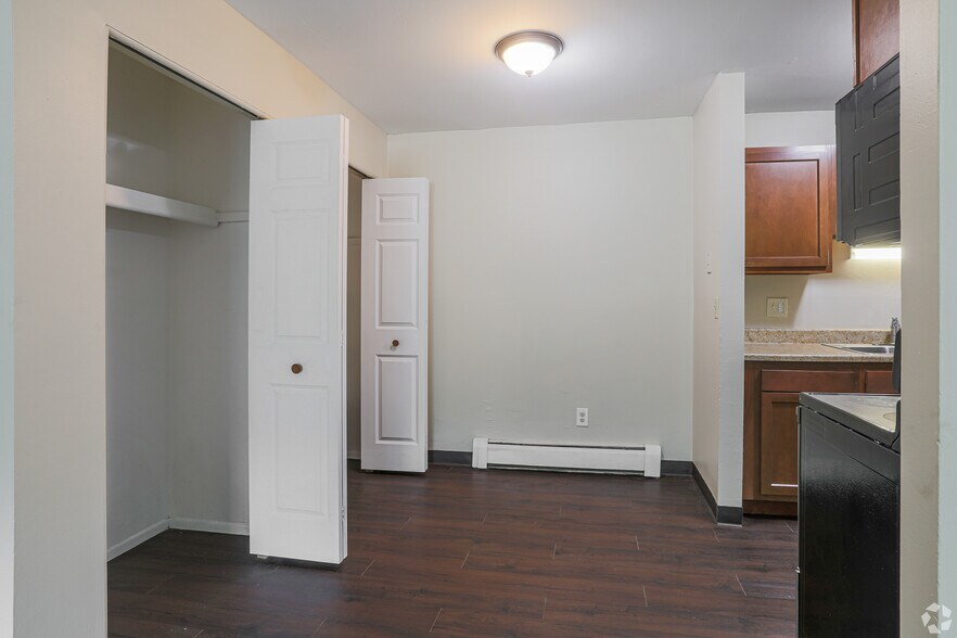 More Photos Of 6129-6201 Beechfield Dr, Lansing Apartments For Sale