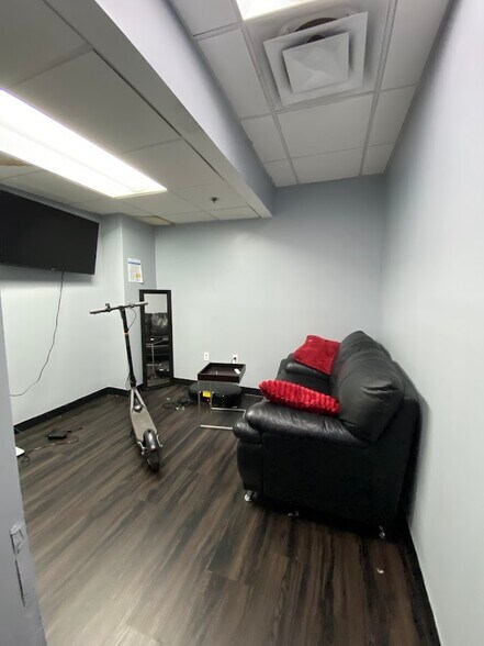 More Photos Of 14 NE 1st Ave, Miami Office For Sale