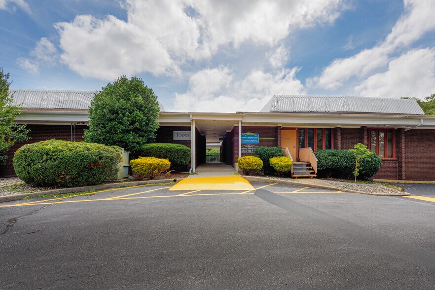 More Photos Of 1750 Zion Rd, Northfield Medical For Sale