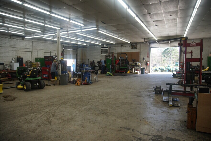 More Photos Of 2725 Old Monroe Rd, Matthews Freestanding For Lease