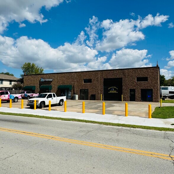 Primary Photo Of 531 W H St, Jenks Warehouse For Lease