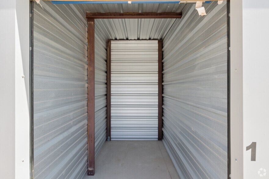 More Photos Of 573 W Seagoe Ave, Coolidge Industrial For Sale