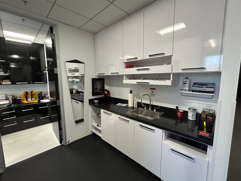 More Photos Of 9100 Wilshire Blvd, Beverly Hills Office For Lease