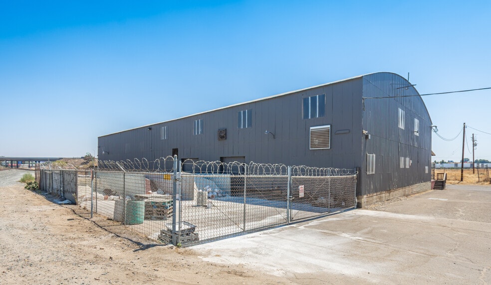More Photos Of 210-284 N Thorne Ave, Fresno Warehouse For Sale