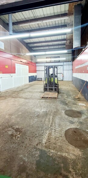 More Photos Of 96-1362 Waihona St, Pearl City Warehouse For Lease
