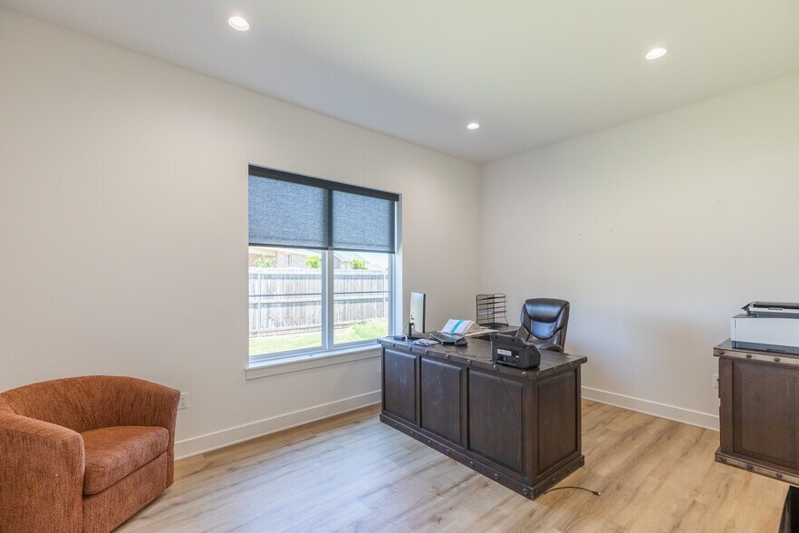 More Photos Of 1804 Denali Dr, Abilene Office For Sale