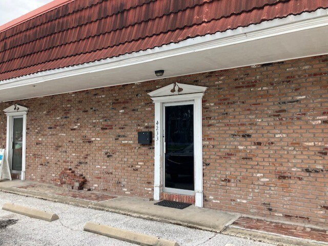 More Photos Of 4233-4247 El Prado Blvd, Tampa Storefront Retail Office For Lease