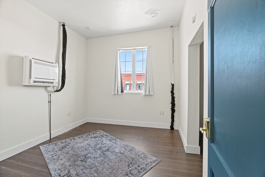 More Photos Of 606 Frisco Ave, Clinton Storefront Retail Office For Sale