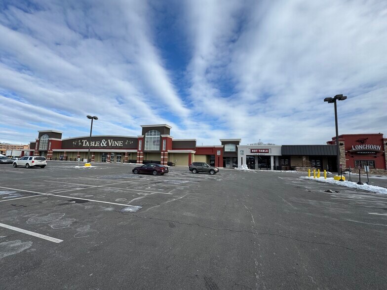 More Photos Of 1105-1119 Riverdale St, West Springfield Storefront For Lease