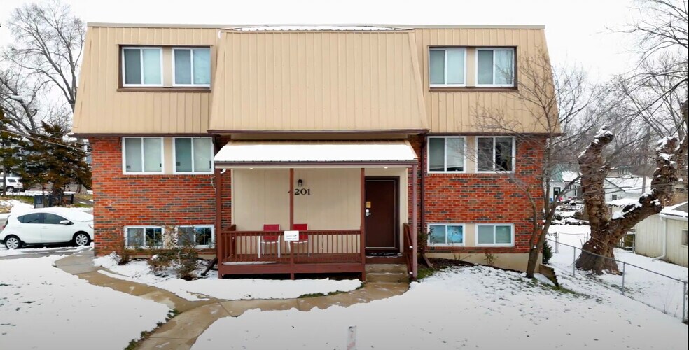 More Photos Of 4201 S Minnie St, Kansas City Apartments For Sale